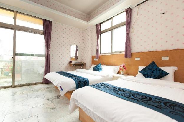 tau tau chu hotel