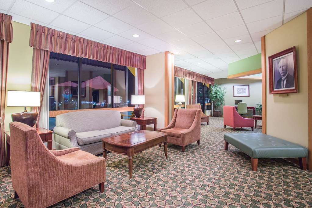 days inn and suites by wyndham sutton flatwoods