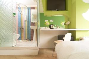 forever inn