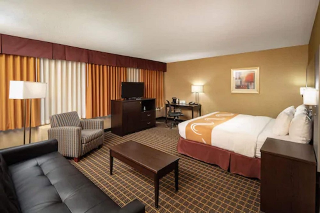 quality inn and suites downtown