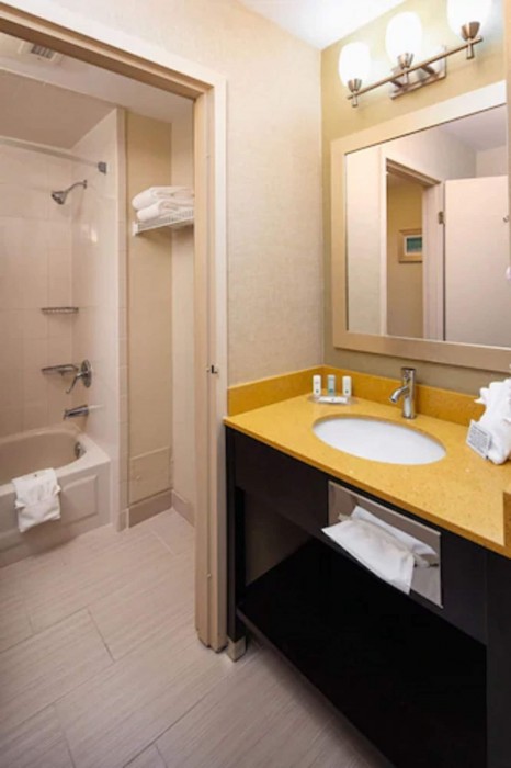 quality inn and suites downtown