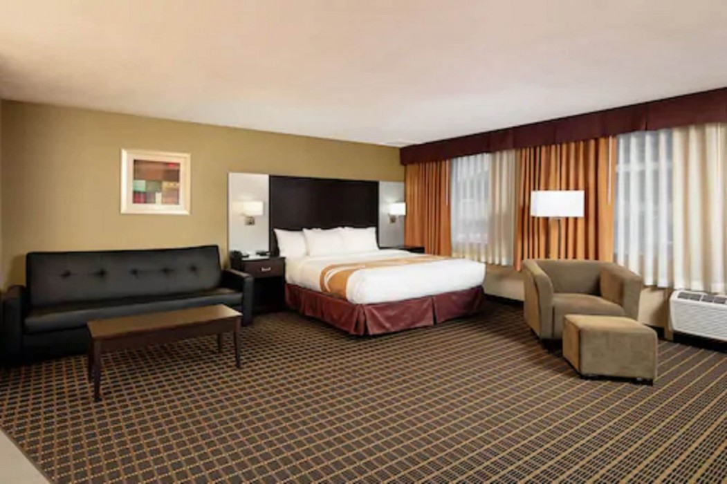 quality inn and suites downtown