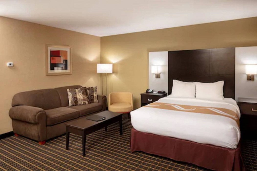 quality inn and suites downtown