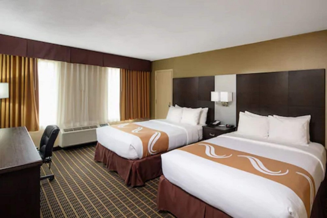 Quality Inn & Suites Downtown,Essex>>Amherstburg,3 star