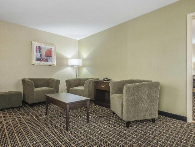 quality inn and suites downtown