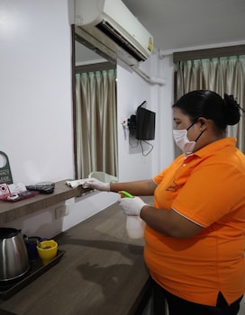 khaleej mass hotel patong