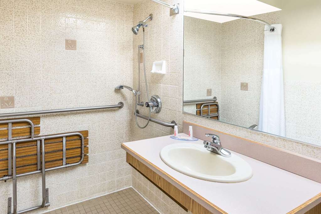 days inn by wyndham black bear