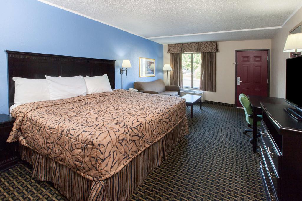 Days Inn By Wyndham Norman,Goldsby>>Cleveland,2 star