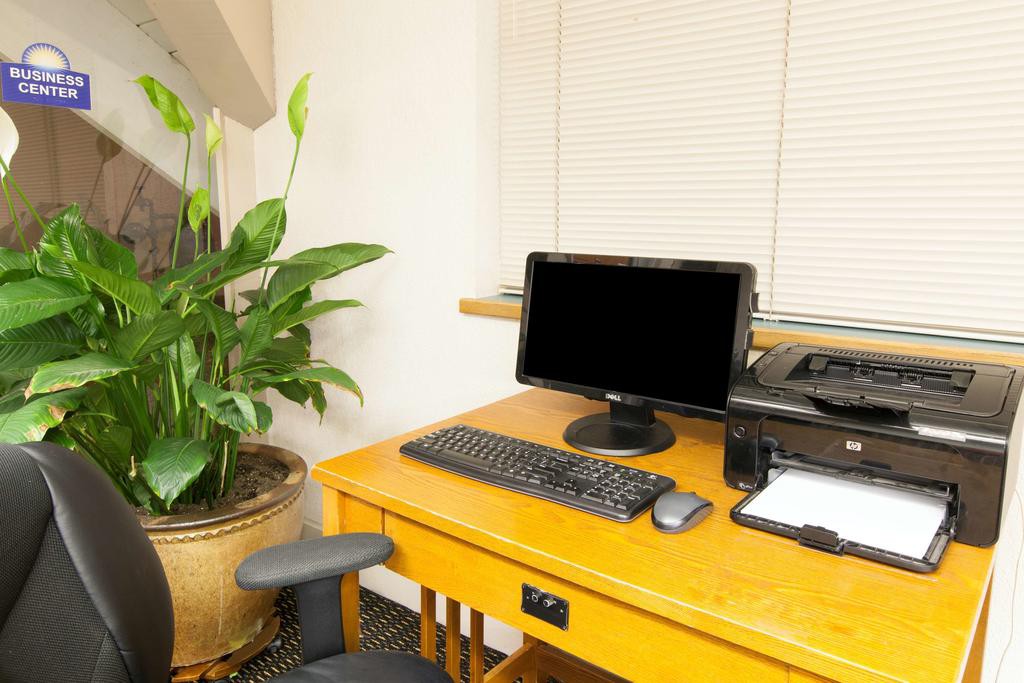 Days Inn By Wyndham Norman,Goldsby>>Cleveland,2 star