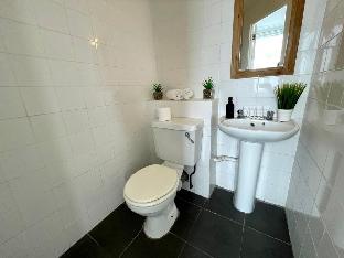 brighton black hotel and hot tubs