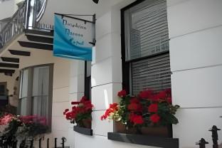 brighton black hotel and hot tubs