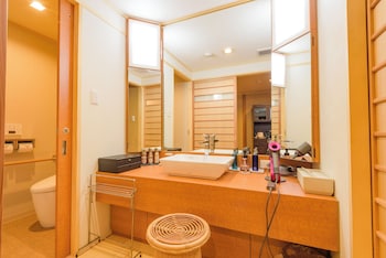 yamanaka onsen shirasagiyu tawaraya