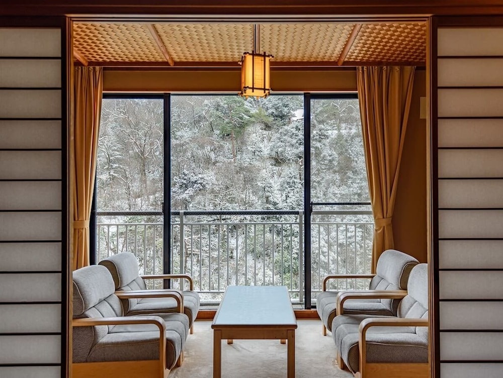 yamanaka onsen shirasagiyu tawaraya