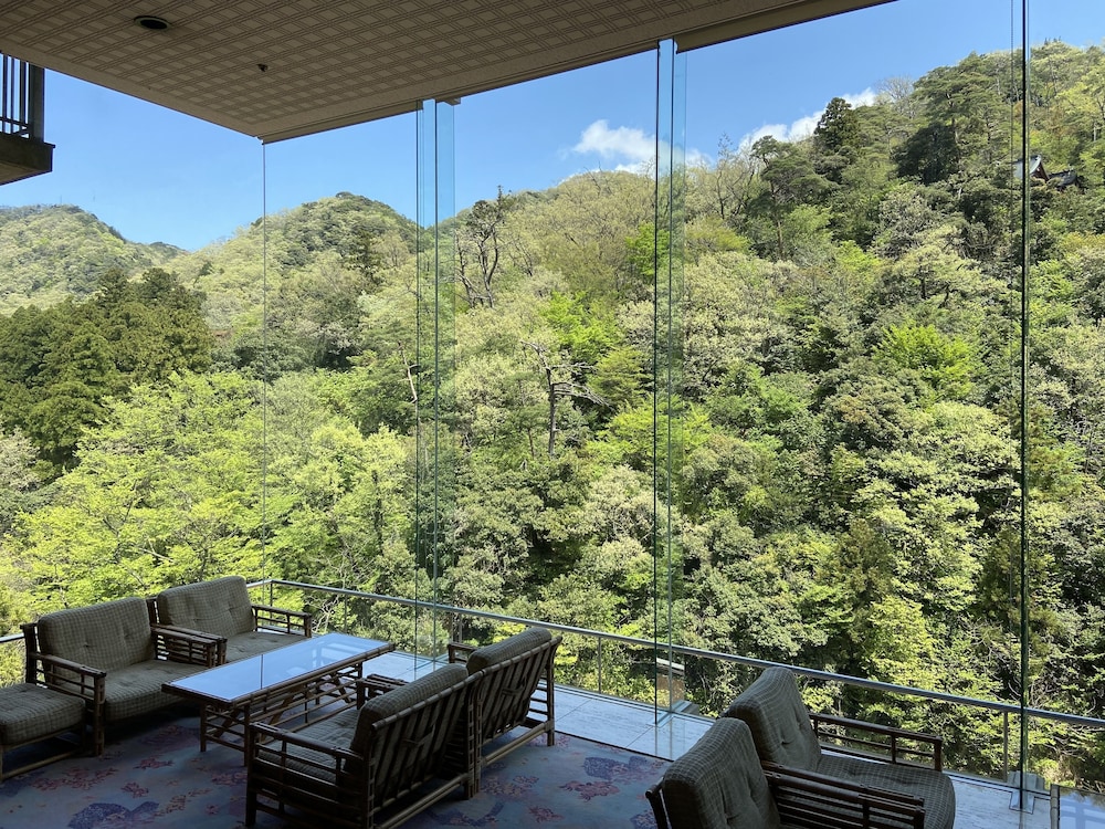 yamanaka onsen shirasagiyu tawaraya