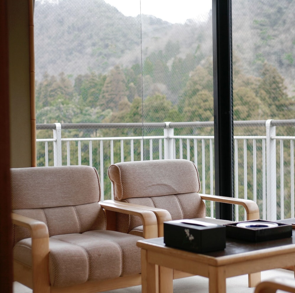 yamanaka onsen shirasagiyu tawaraya