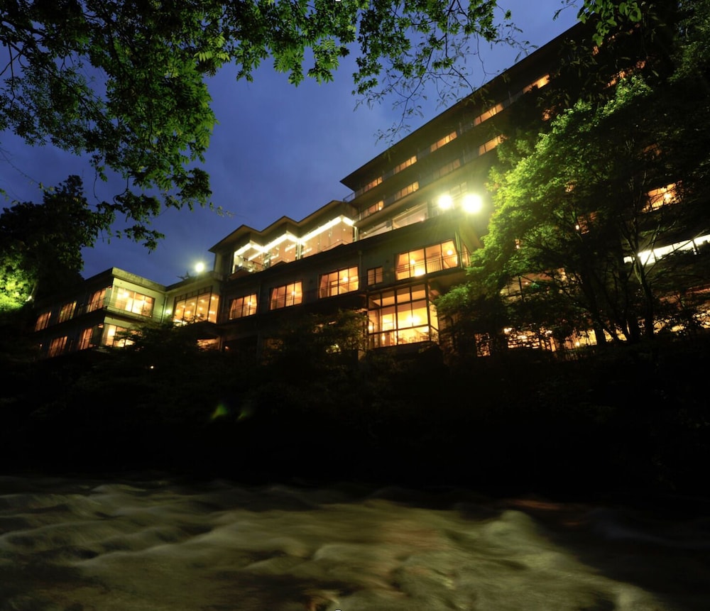 yamanaka onsen shirasagiyu tawaraya