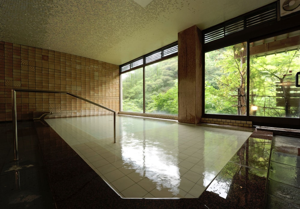 yamanaka onsen shirasagiyu tawaraya