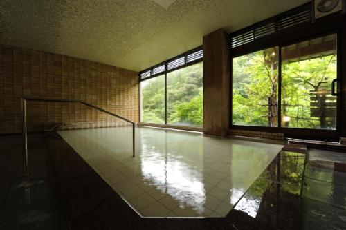 yamanaka onsen shirasagiyu tawaraya
