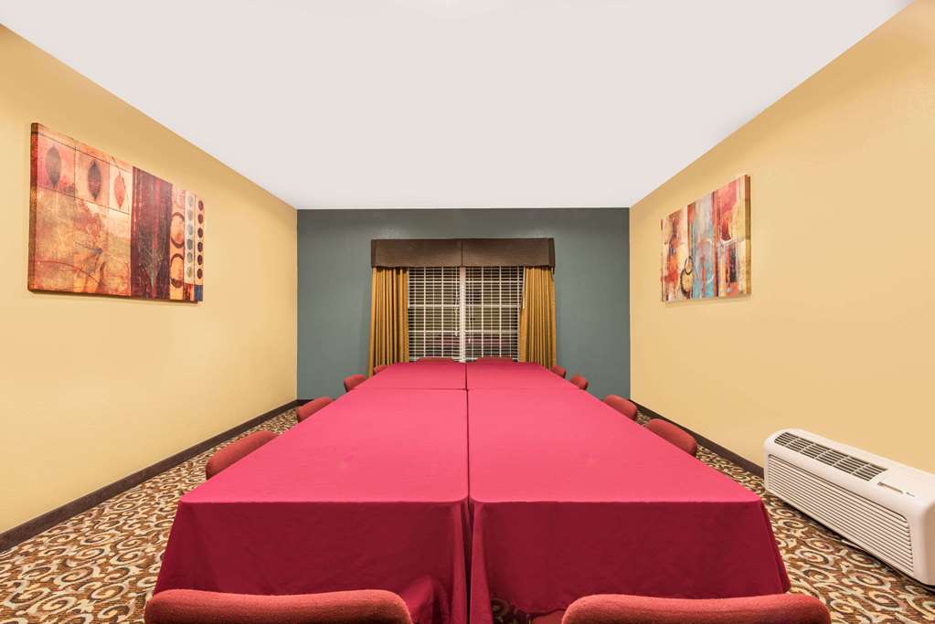 days inn by wyndham rockdale texas