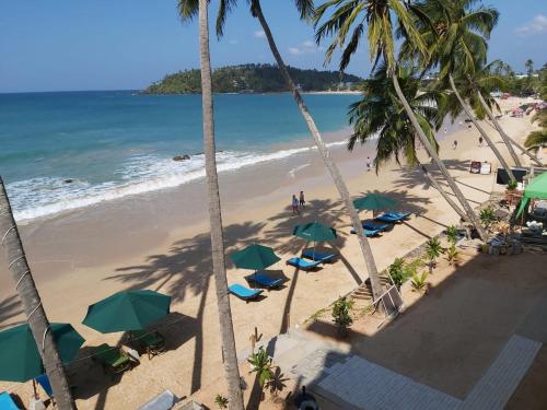 sunset beach mirissa