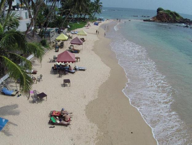 sunset beach mirissa