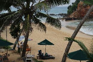 sunset beach mirissa