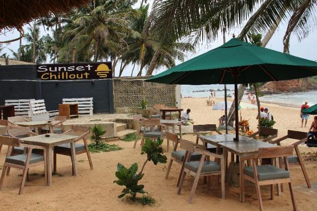 sunset beach mirissa