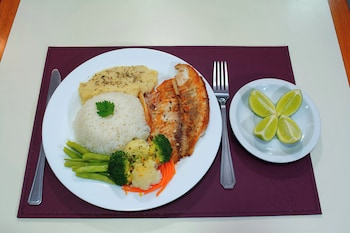 Fenix Hotel Campinas,Near Castro Mendes Theater,3 star