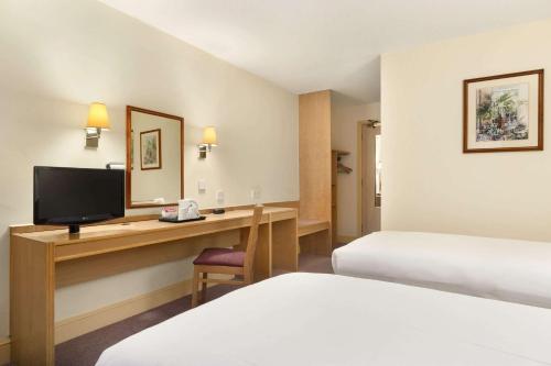 days inn by wyndham sevenoaks clacket lane