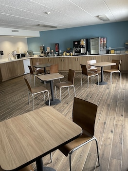 Days Inn By Wyndham Sioux Falls Airport,Sioux Falls>>Minnehaha County,2 star