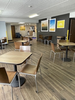 Days Inn By Wyndham Sioux Falls Airport,Sioux Falls>>Minnehaha County,2 star