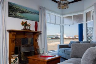 moana lodge hostel