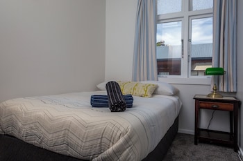 moana lodge hostel