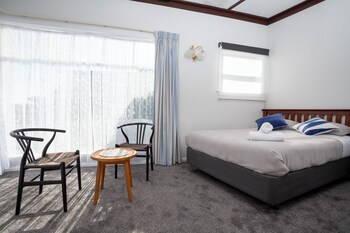 moana lodge hostel