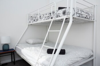 moana lodge hostel