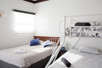 moana lodge hostel
