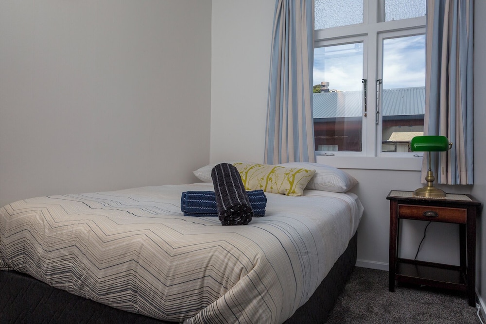 moana lodge hostel