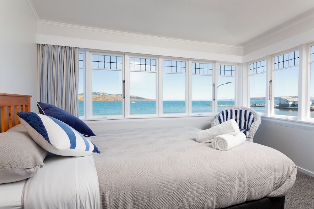 moana lodge hostel