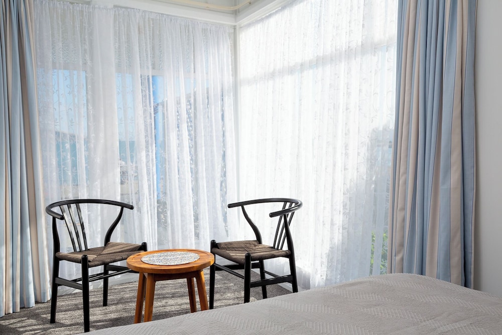 moana lodge hostel