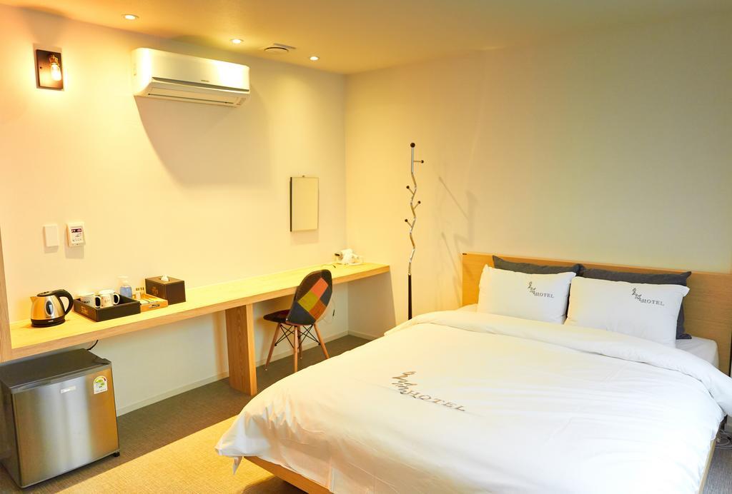 hotel the may