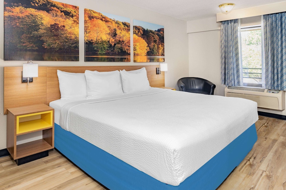 days inn by wyndham spartanburg waccamaw