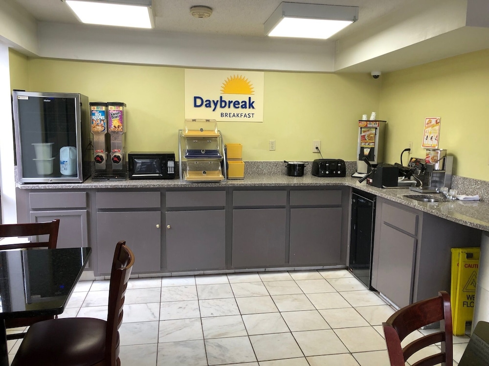 days inn by wyndham spartanburg waccamaw