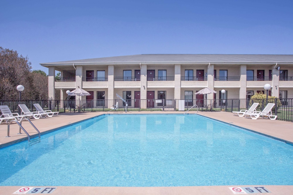 days inn by wyndham spartanburg waccamaw