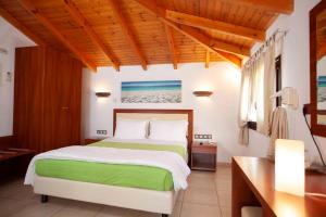 Berdoussis Hotel,Peloponnese>>Elafonisos,2 star