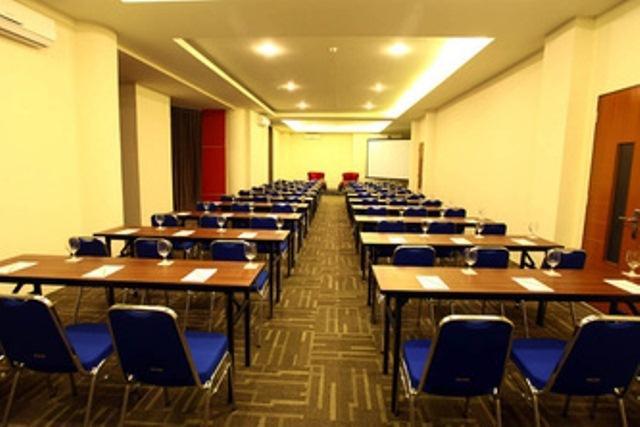 Halogen Hotel,Sedati>>Malang,3 star