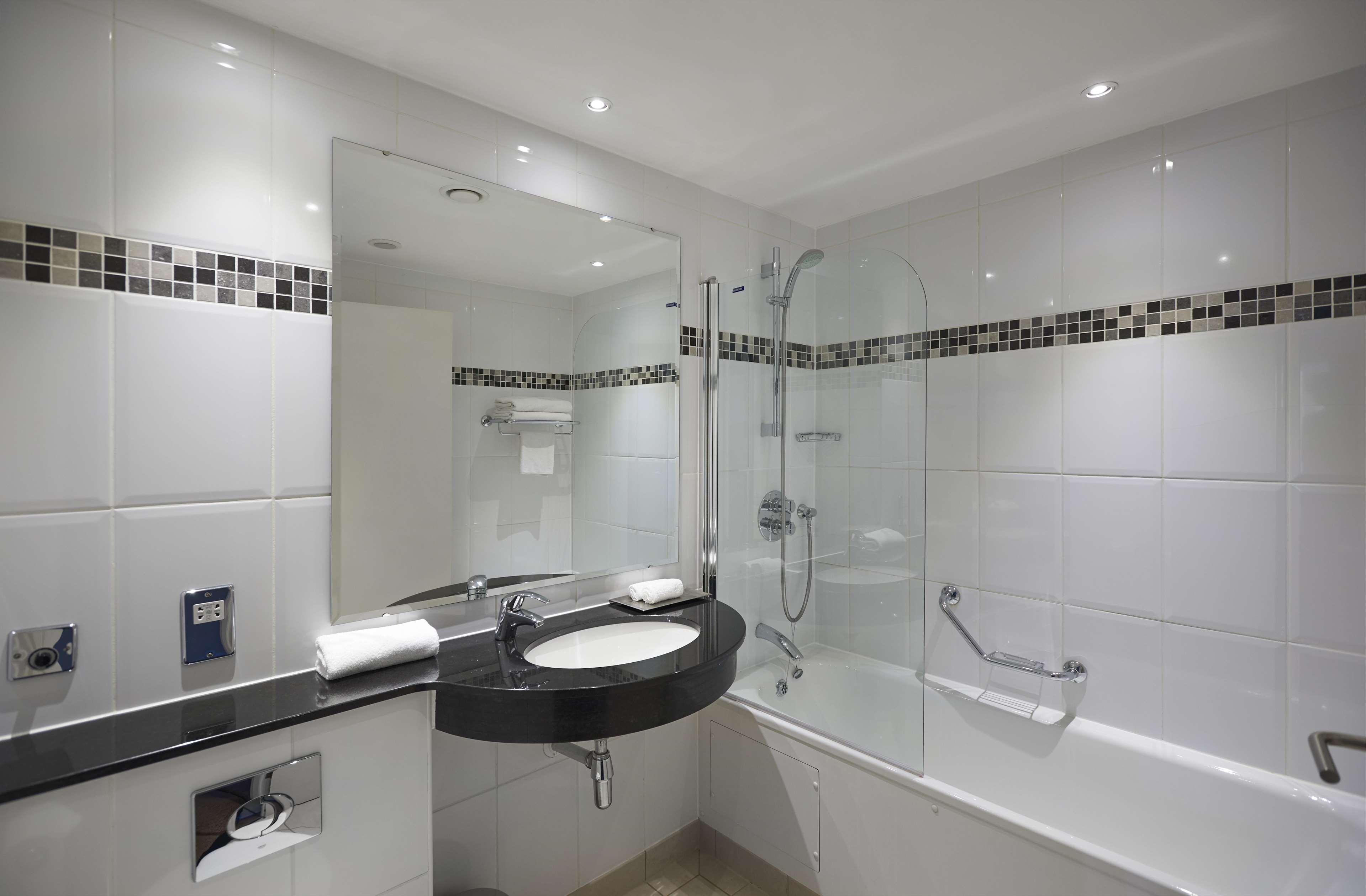 doubletree by hilton bristol north