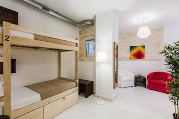 two pillows boutique hostel