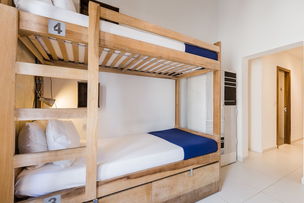 two pillows boutique hostel