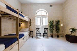 two pillows boutique hostel