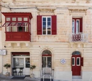 two pillows boutique hostel